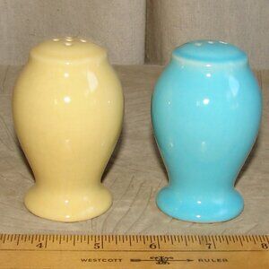 California Pottery MCM Salt & Pepper SHAKERS, Yellow & Blue, Vtg Mid Century